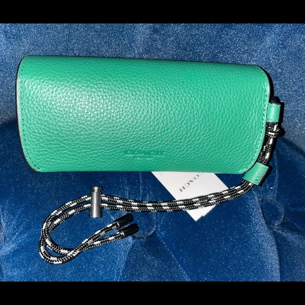 Authentic Coach Green Leather Sunglass Case - Picture 4 of 4